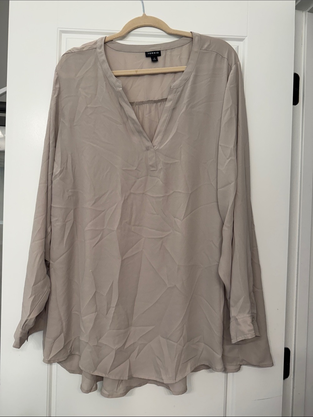 torrid taupe V-neck Long Sleeve Tunic Top